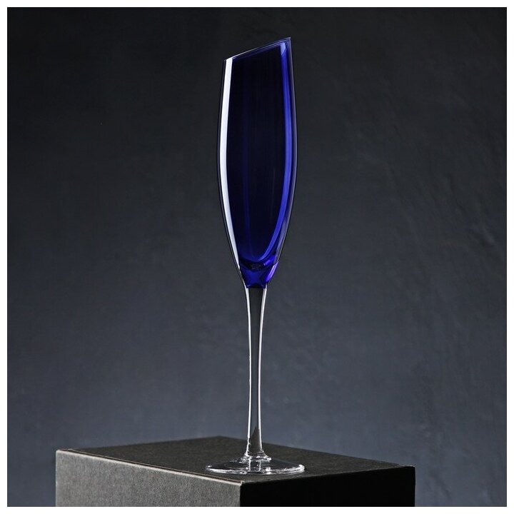 фото Бокал стеклянный для шампанского Magistro «Иллюзия», 160 мл, 5,5×27,5 см, верх синий