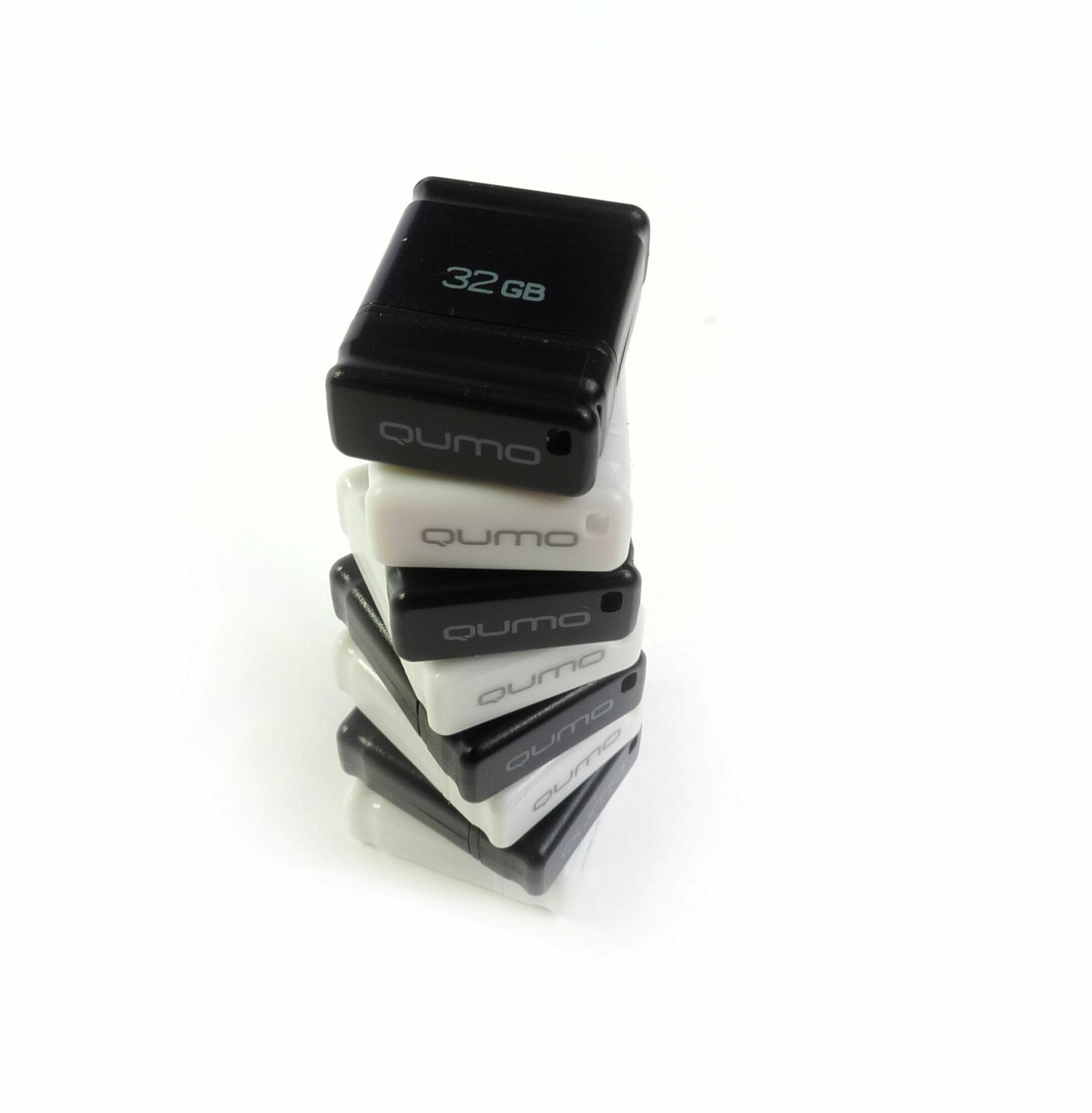 Флешка Qumo nanoDrive 32 ГБ, черный - фотография № 17