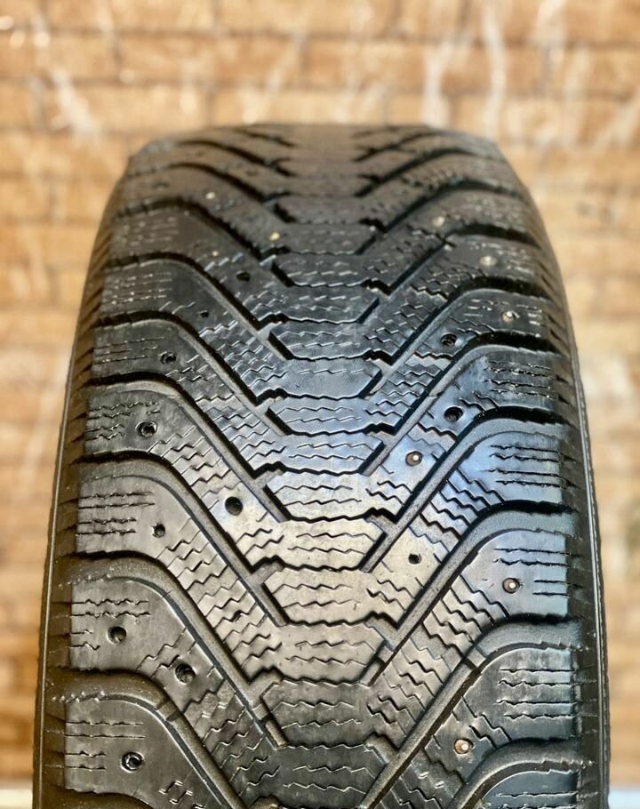 Goodyear UltraGrip 500 235/55 R17