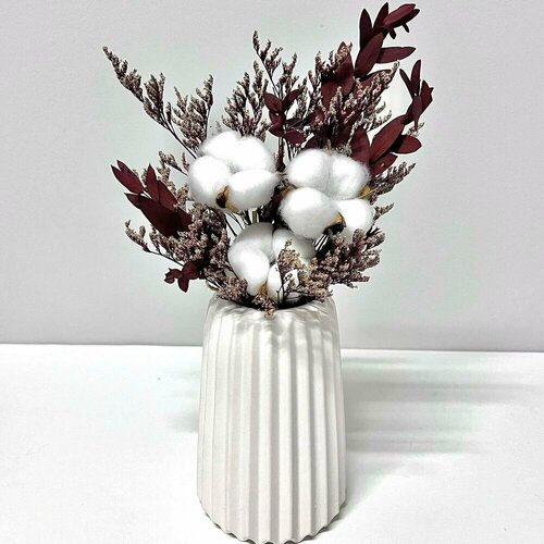 Сухоцветы в вазе