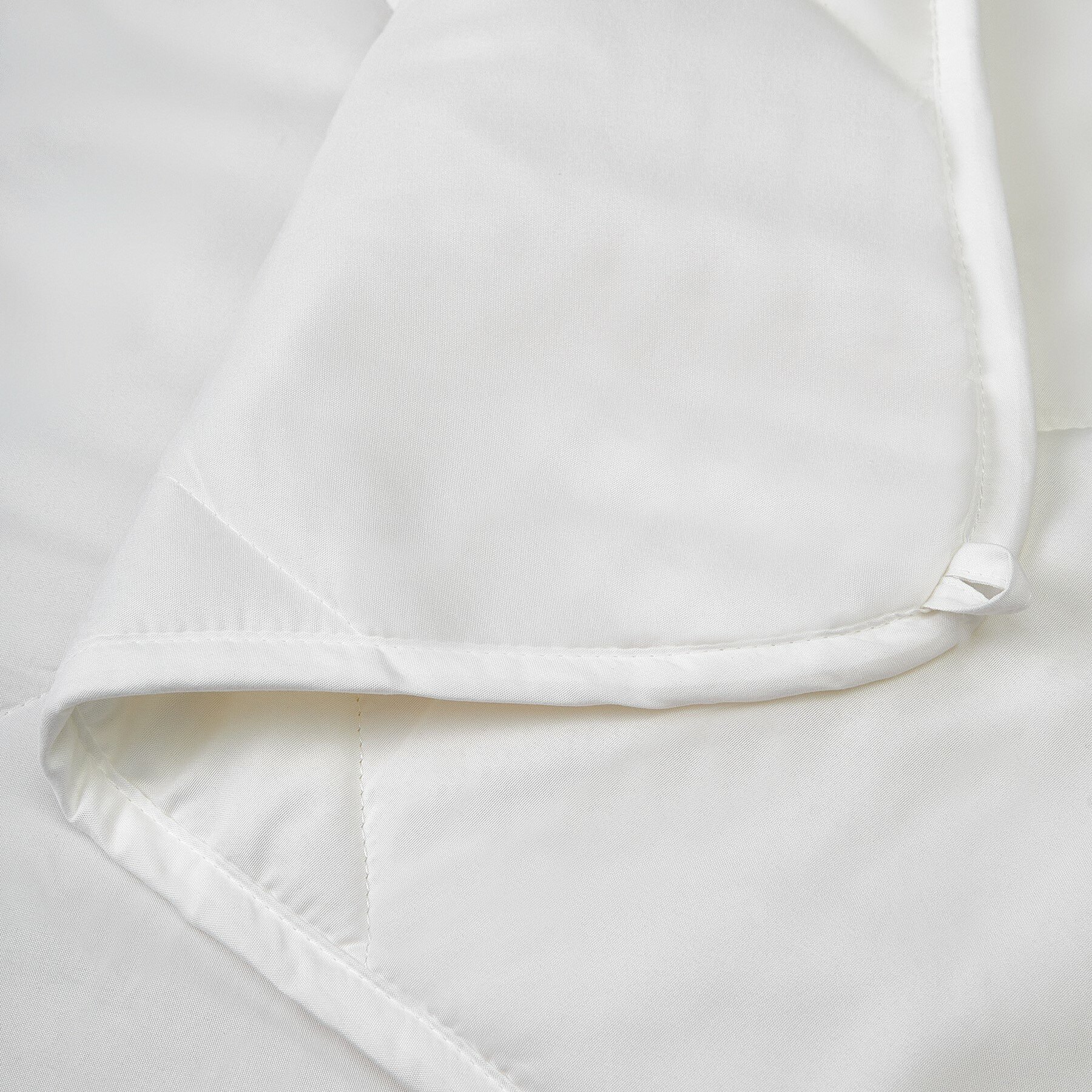 Одеяло гувер/BRUKSVARA легкое 200x200 100% полиэстер белое от FERESA
