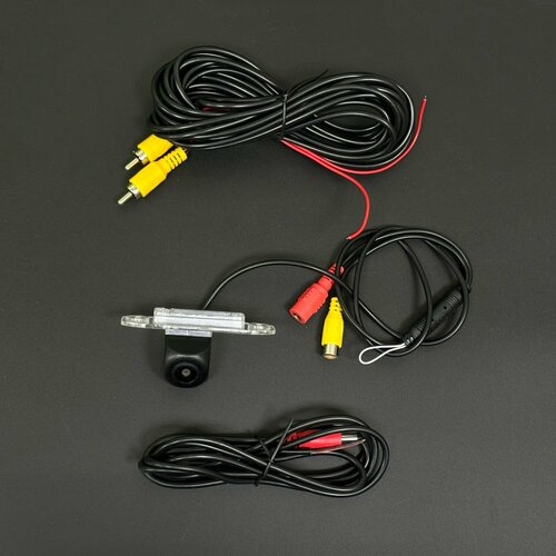 Камера заднего вида Volvo C30 Volvo C70 Volvo XC60 Volvo XC70 Volvo XC90 Volvo S40 Volvo S60 2000₽