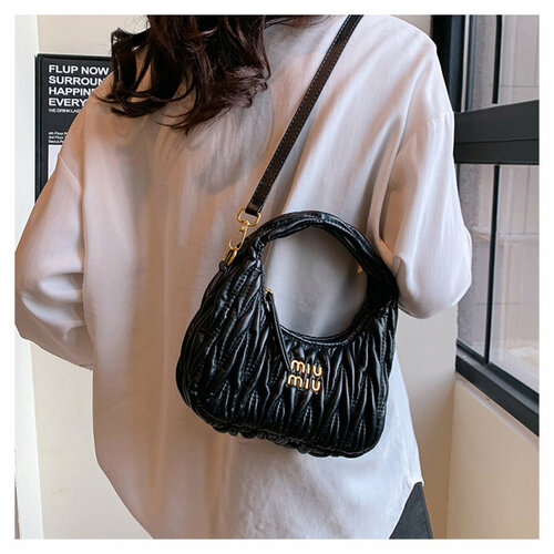 Сумка кросс-боди , фактура рельефная, черная