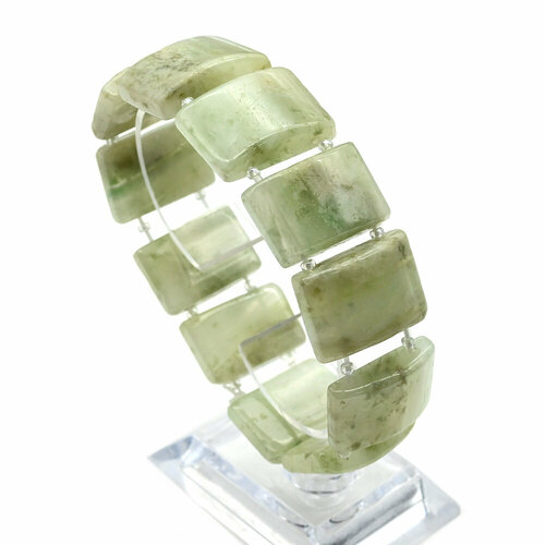 фото Браслет, гранат, размер 17 см, зеленый браслет из граната зеленого (гроссуляр) прямоугольник 22*15мм, 71г