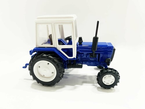 Трактор МТЗ-82 Арт 576 (металл с пл. кабиной, синий) 1:43 160101