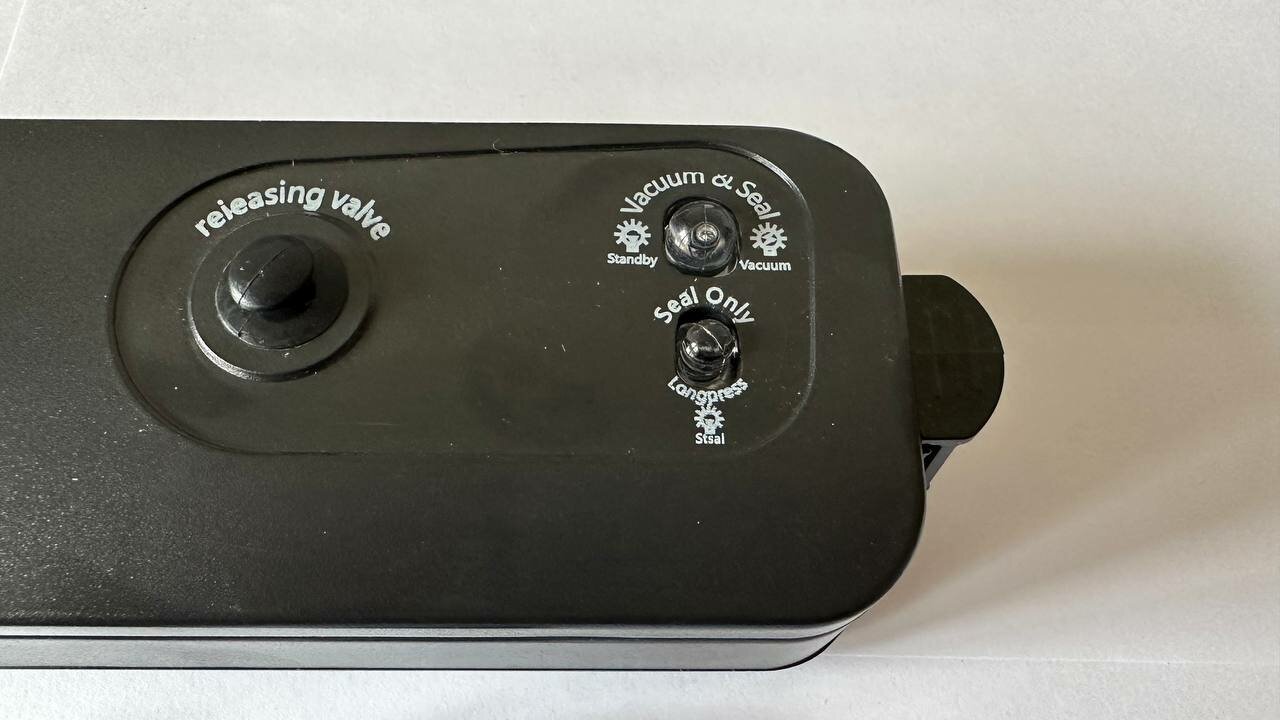 Вакуумный упаковщик Haifisch Vacuum Sealer S с пакетами (Черный) - фотография № 4