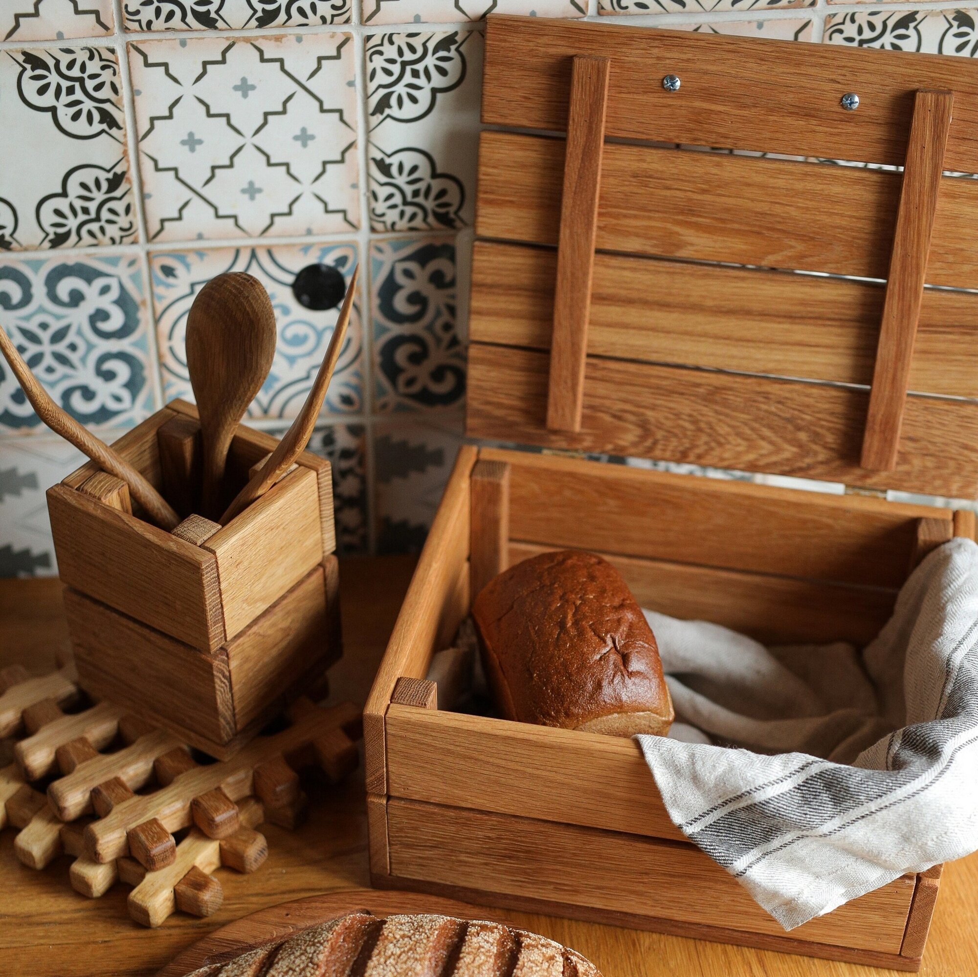 Хлебница деревянная с крышкой, 24х30 см, Мануфактура Голубиных, из дуба - фотография № 7