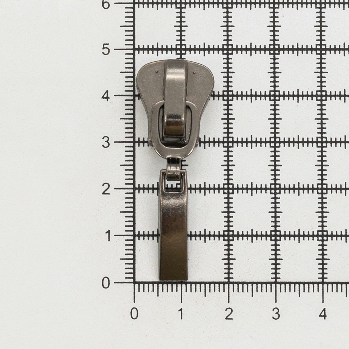 Бегунок для молнии 8 трактор, автомат, Айрис (черный никель), 20 шт — фото 1