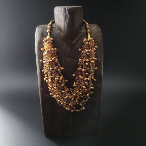 Многослойное колье с жемчугом под золото