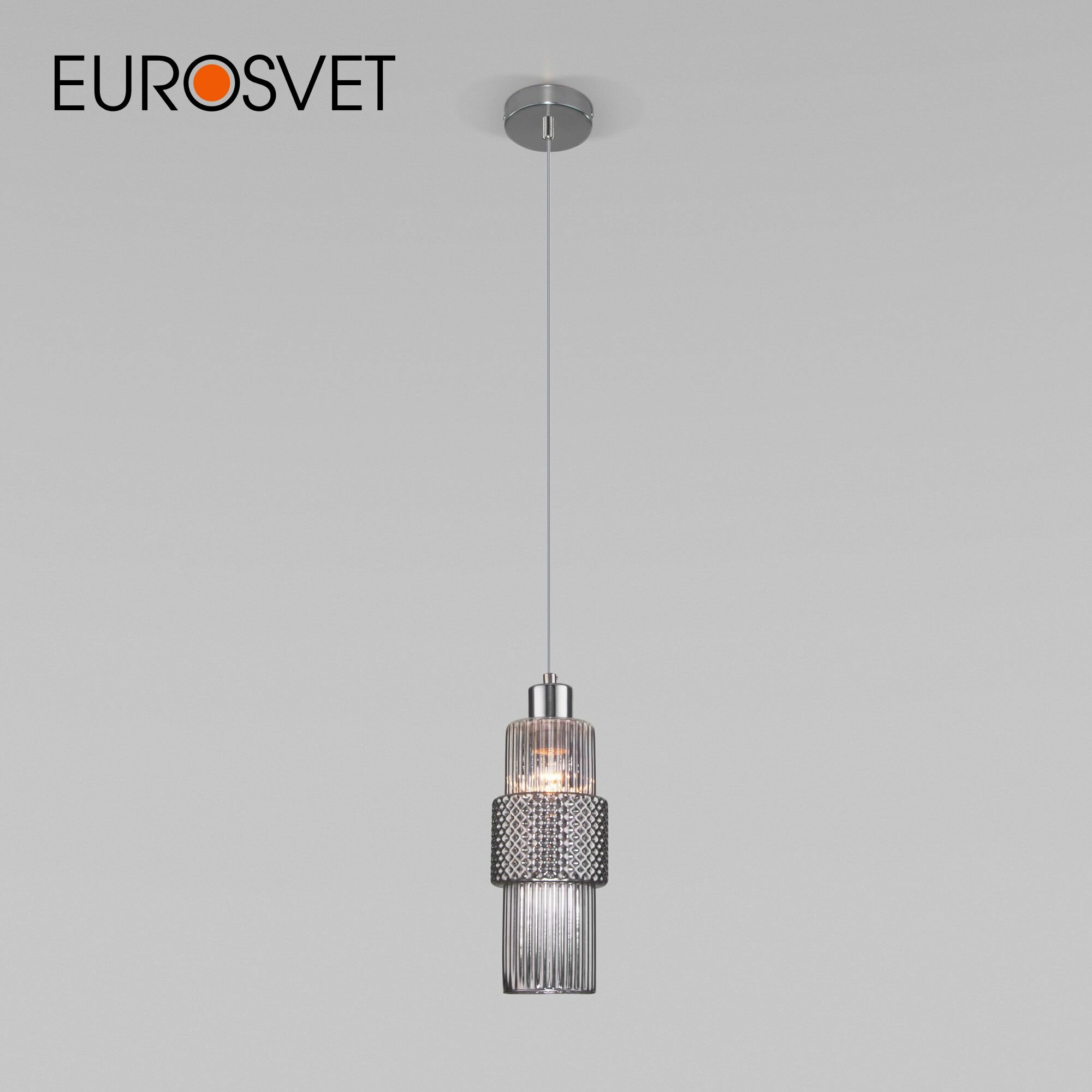 Подвесной светильник со стеклянным плафоном Eurosvet Soho 50209/1, цвет хром