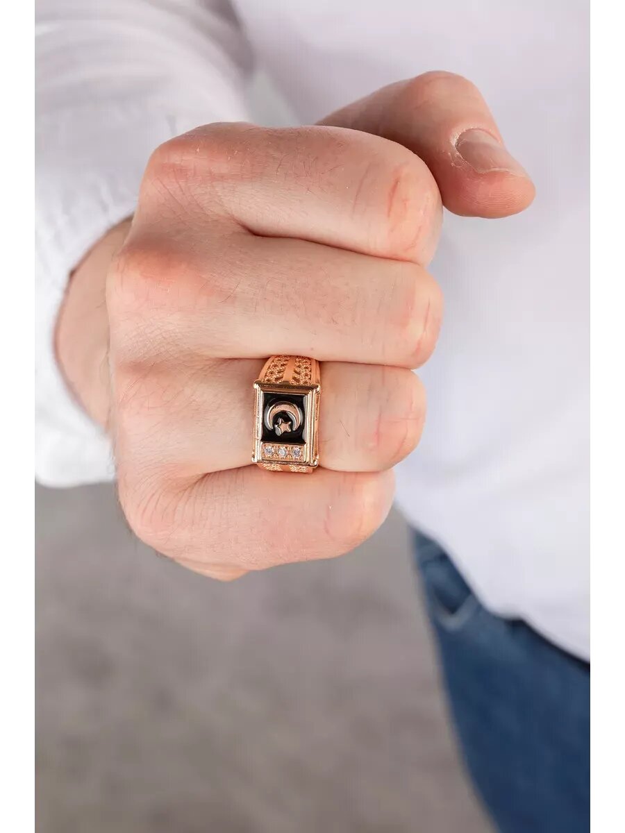 Печатка TEKA, эмаль, фианит, размер 19, черный, золотой — фото 1