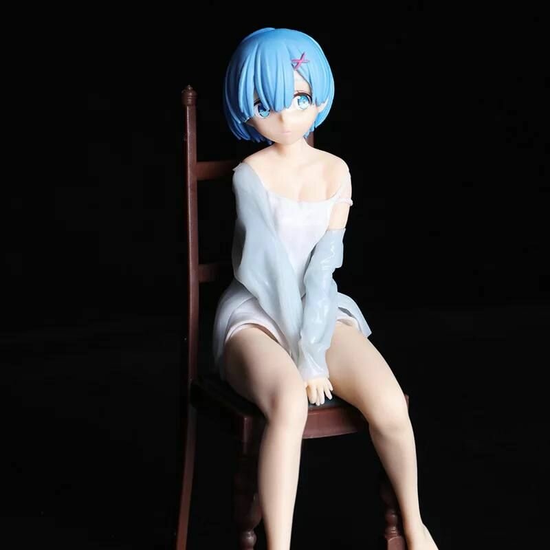 Фигурка Рем 15 см / Аниме Re: Zero. Жизнь с нуля в альтернативном мире / Рем в рубашке на стуле — фото 1