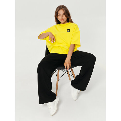 фото Костюм lovetex.store, футболка и брюки, повседневный стиль, оверсайз, карманы, трикотажный, размер 44-46, желтый