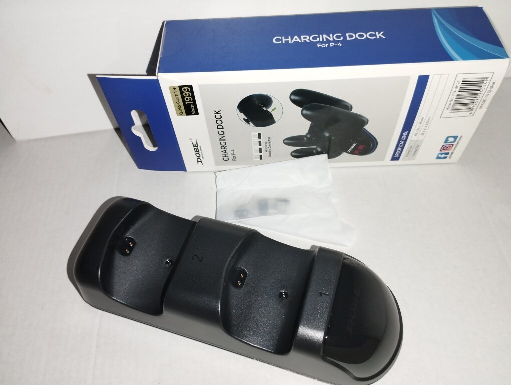 Зарядная станция для PS 4 Charging Dock