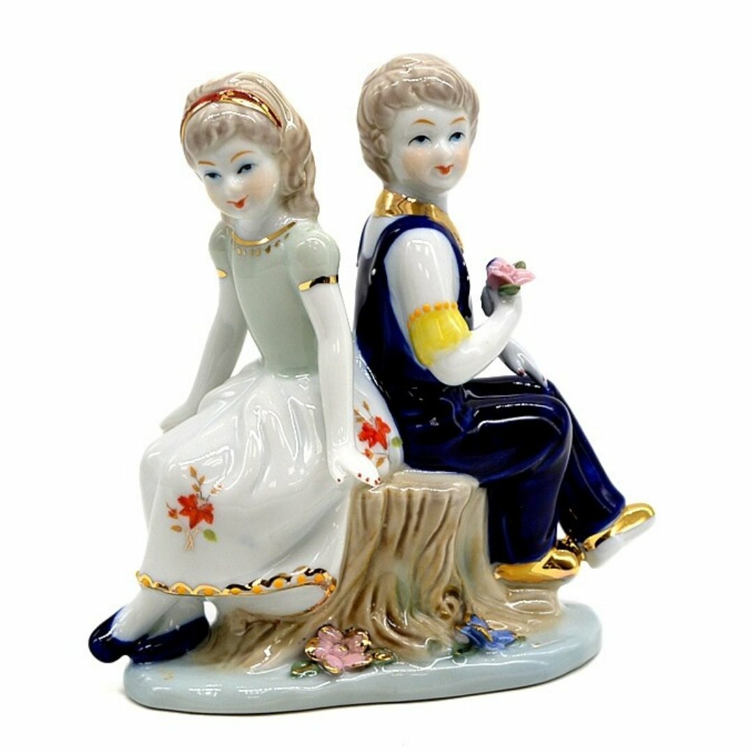 фото Статуэтка "Мальчик с Девочкой" 15 см, фарфор