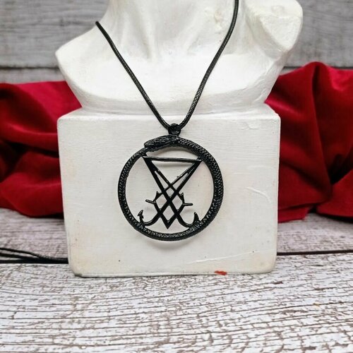 Колье, черный