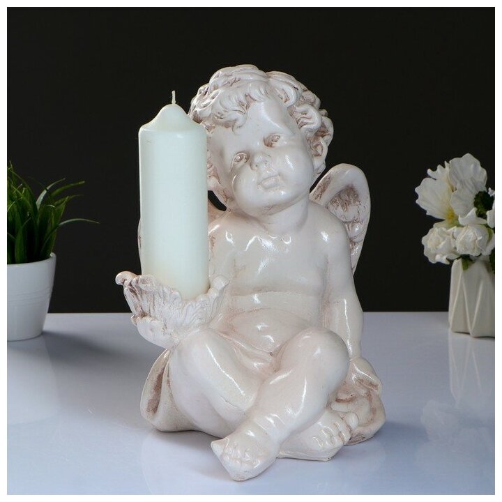 Подсвечник "Ангел сидя в руке" 26х21х30 см состаренный, для свечи d 6 см - фотография № 1