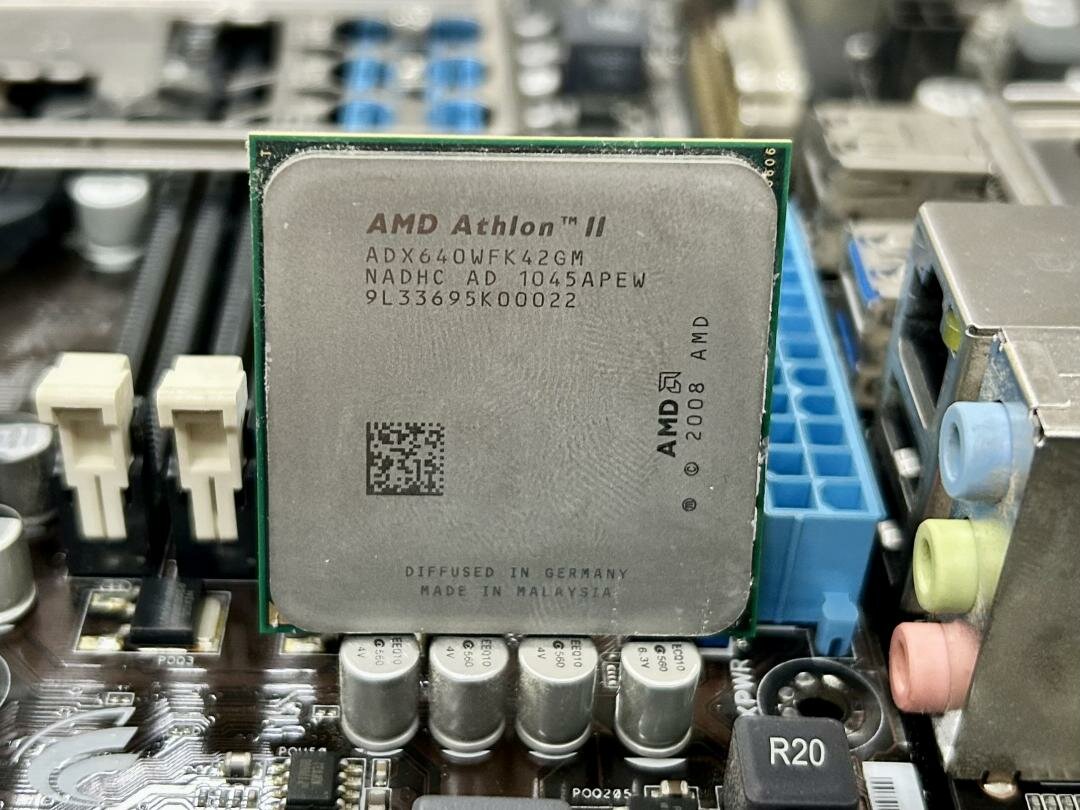 AMD Athlon II X4 640 (AM3)