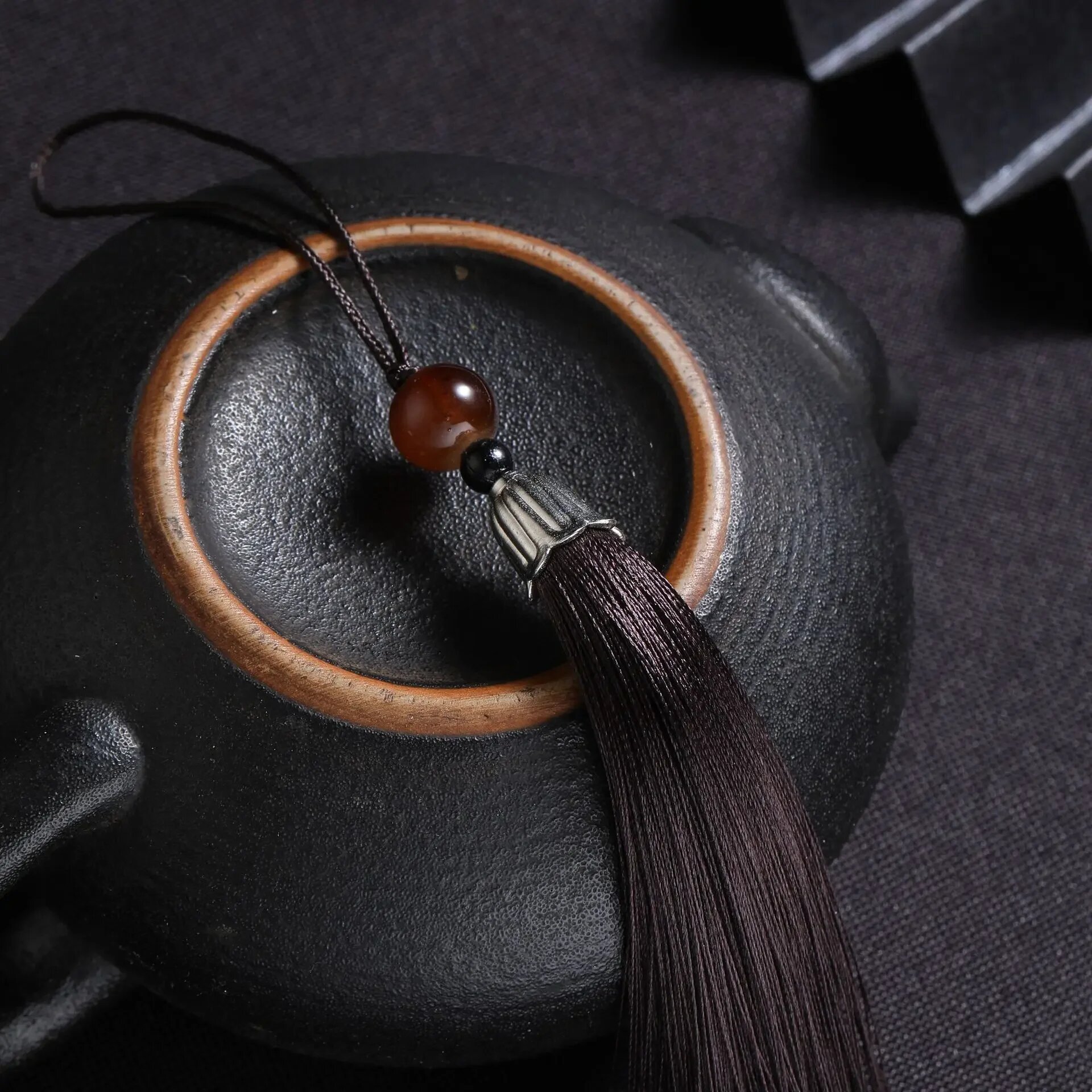 10 шт. кисточек из полиэстера с нефритовыми бусинами 22 dark coffee