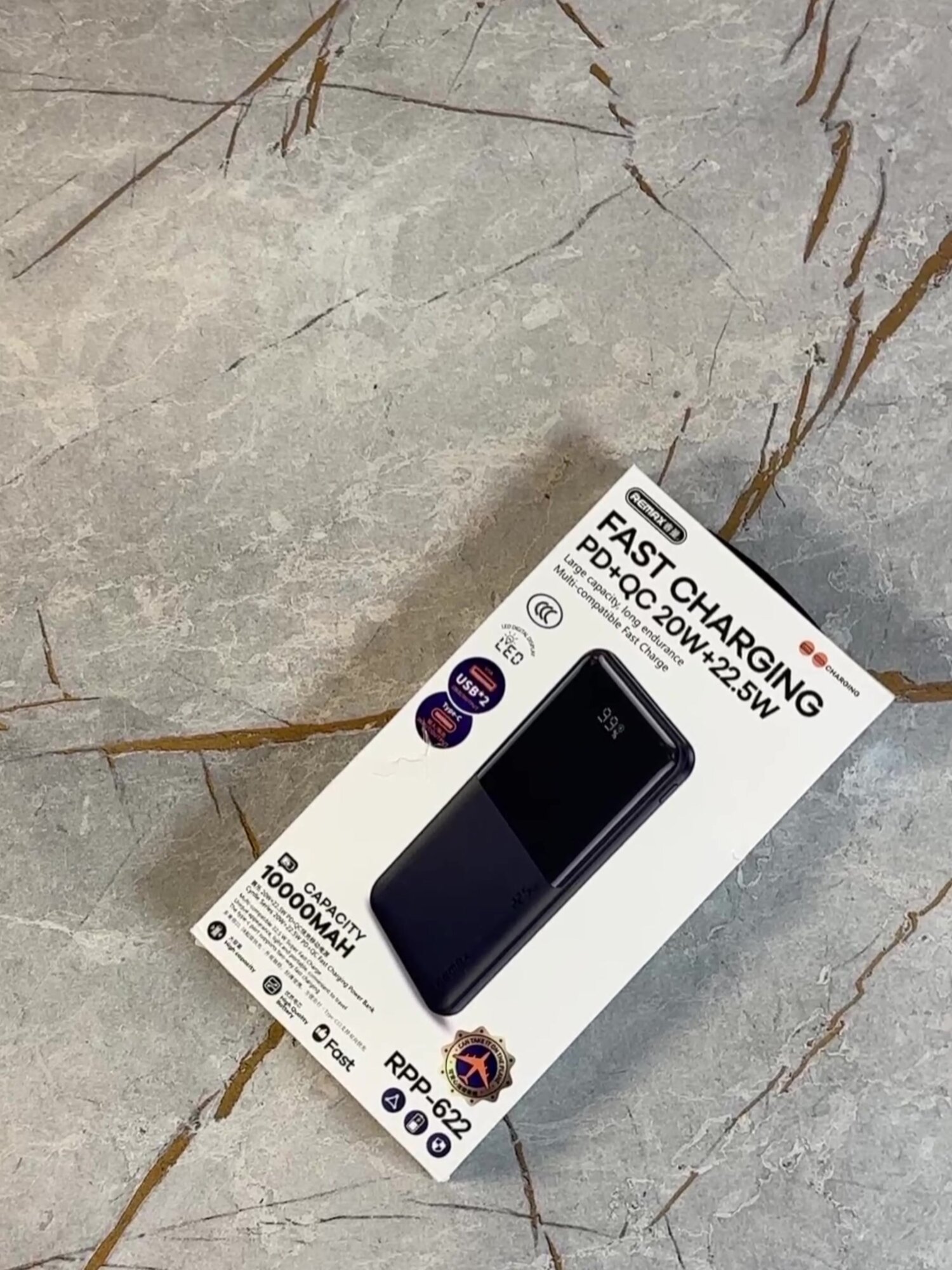 Повербанк Remax 10000mAh с быстрой зарядкой, Внешний аккумулятор — фото 1