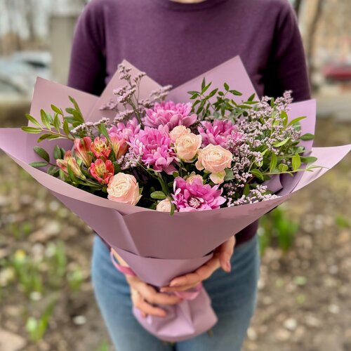 Изображение товара Букет "Мелодия цветов", ассорти, каскадный, высота 40см, 5 цветов