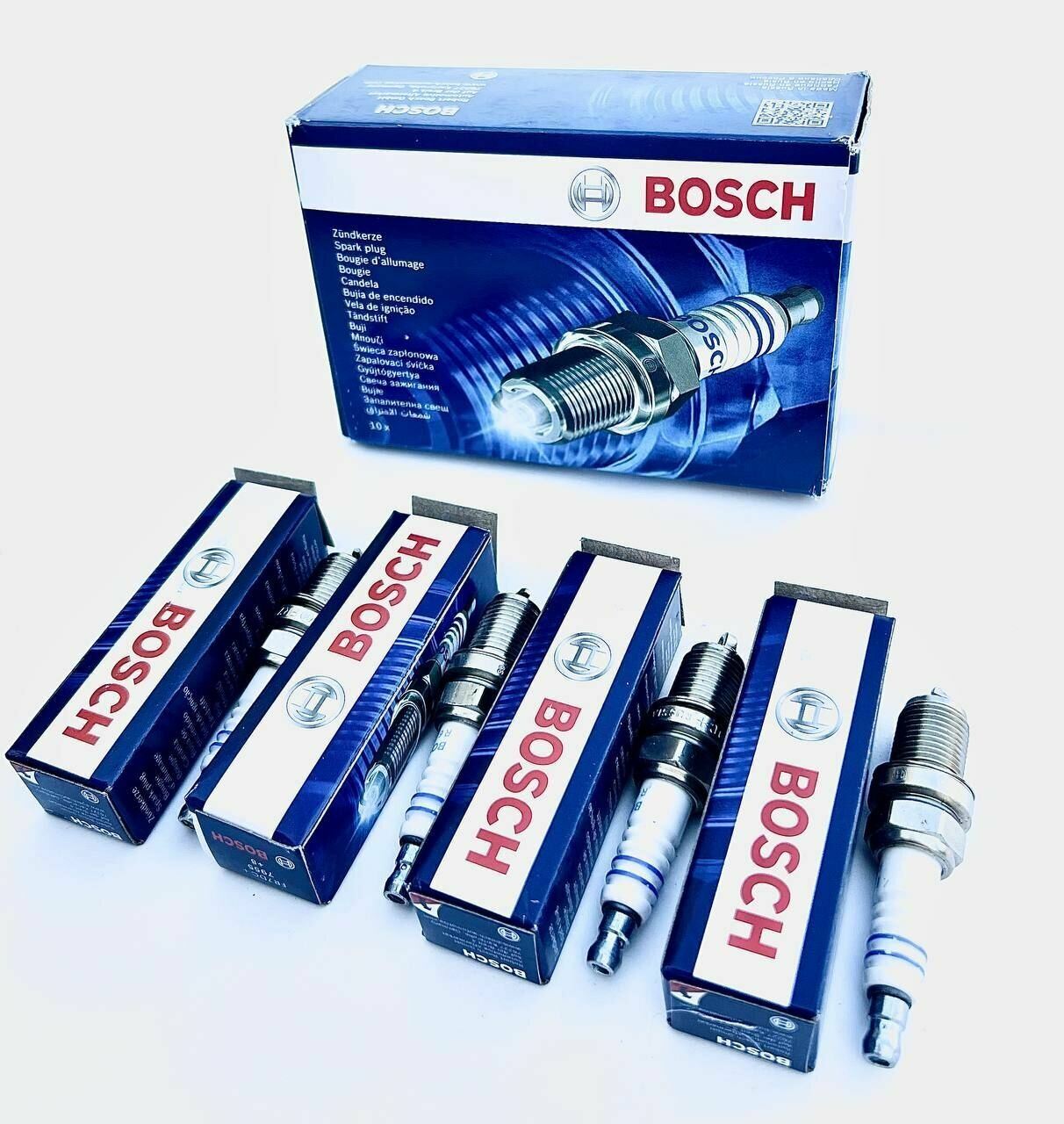 Комплект свечей зажигания Bosch 0242235666 FR7DC+ 4 штуки