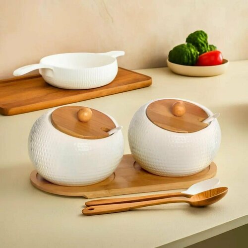 Набор для специй на бамбуковой подставке 2 предмета 550 мл с ложкой 1620₽