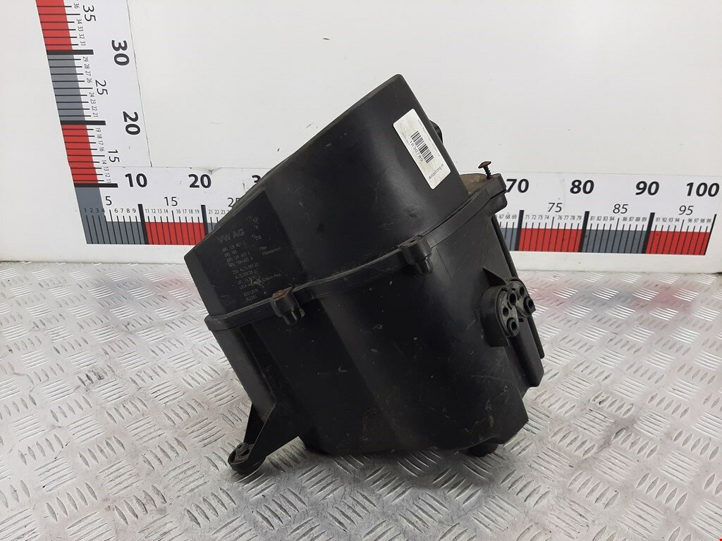 Корпус воздушного фильтра Skoda Rapid 1 6R0129607E арт. 1830789