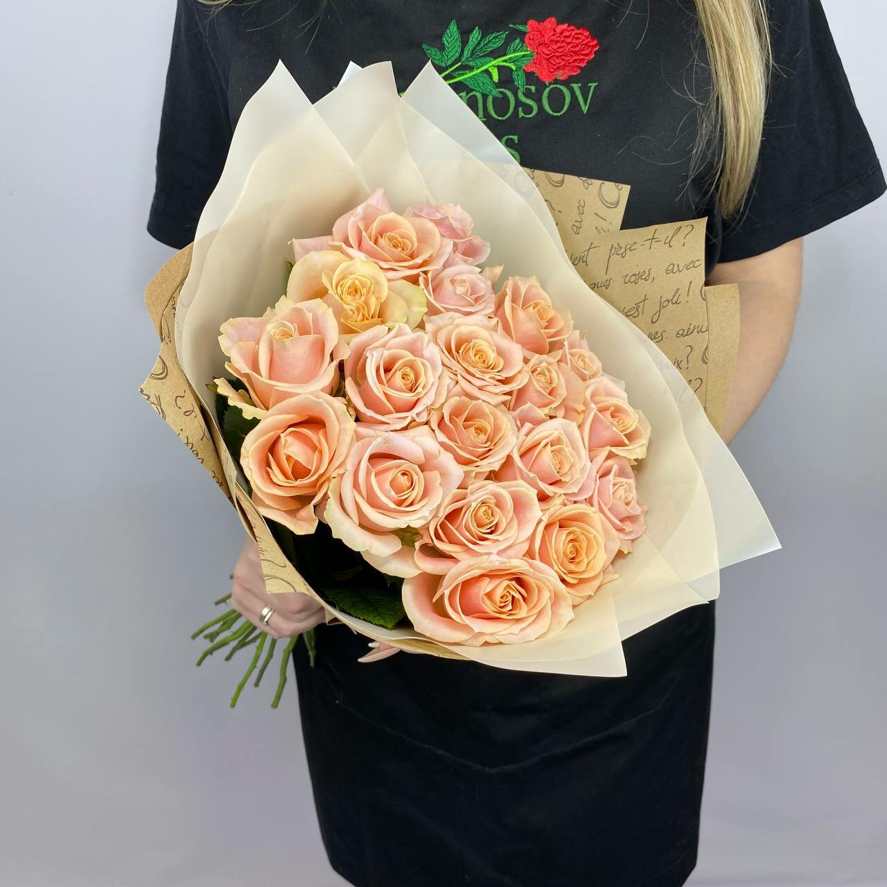 Букет из 19 бежевых роз
