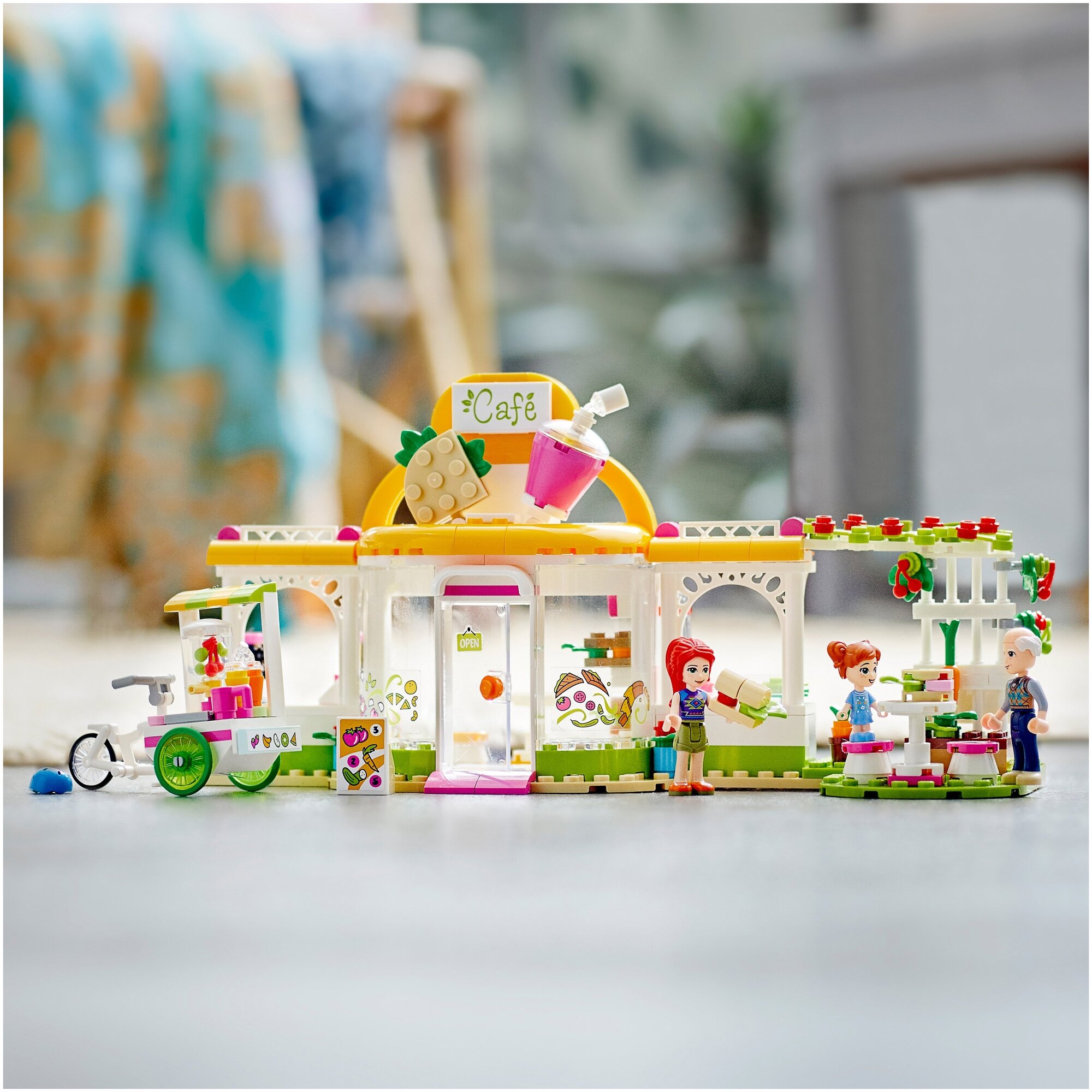 Конструктор LEGO Friends 41444 Органическое кафе Хартлейк-Сити - фото №15