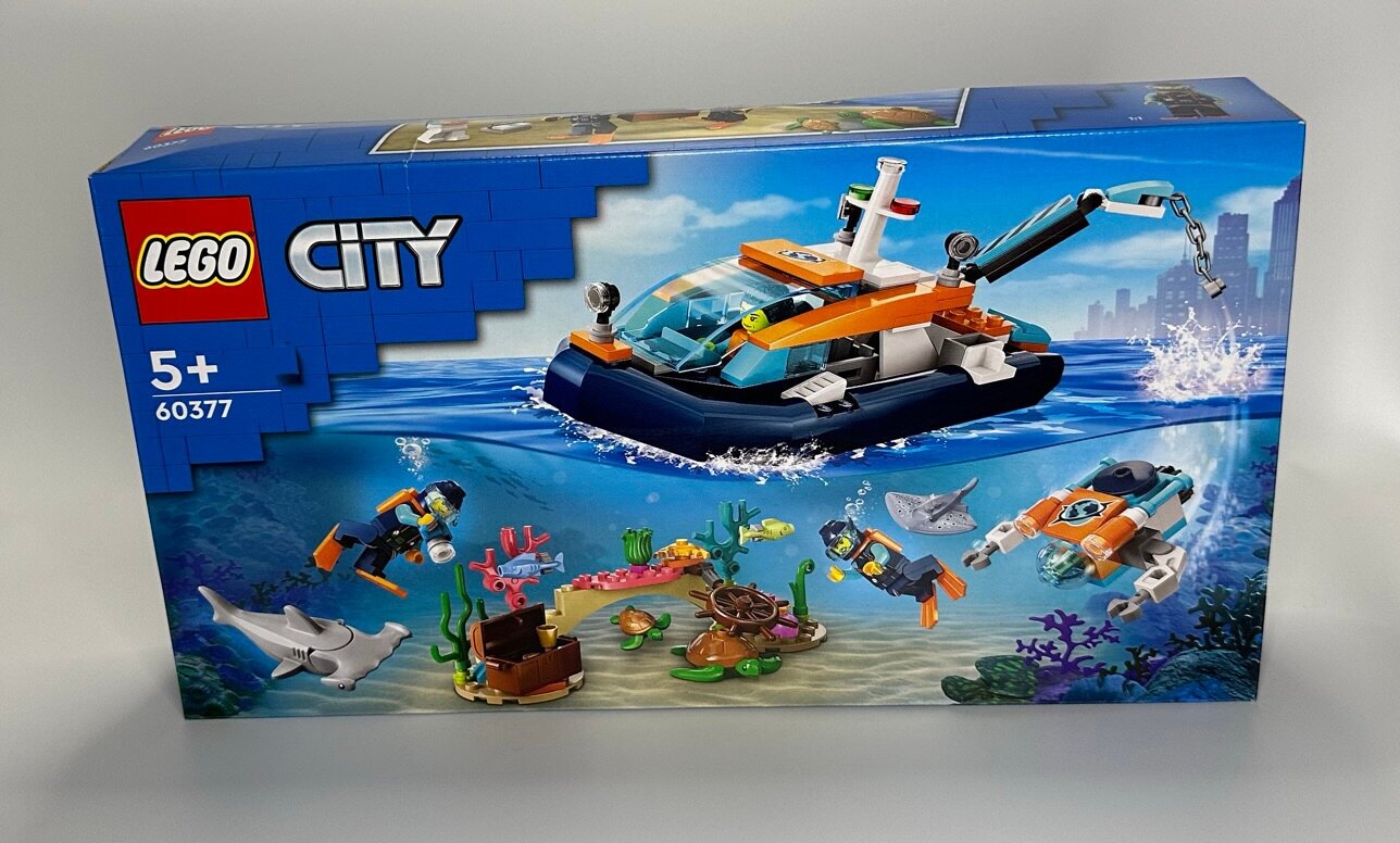 Конструктор LEGO City Explorer Diving Boat 60377