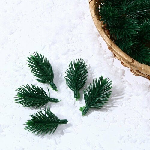 Декор Ветки ели мини набор 100 шт размер 1 шт 45 х 3 х 3 см 548₽