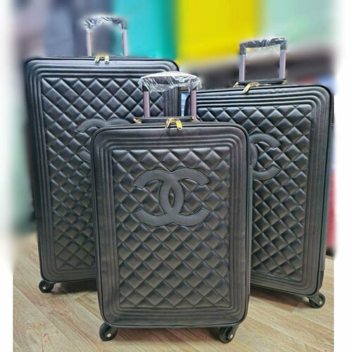 Чемодан , черный