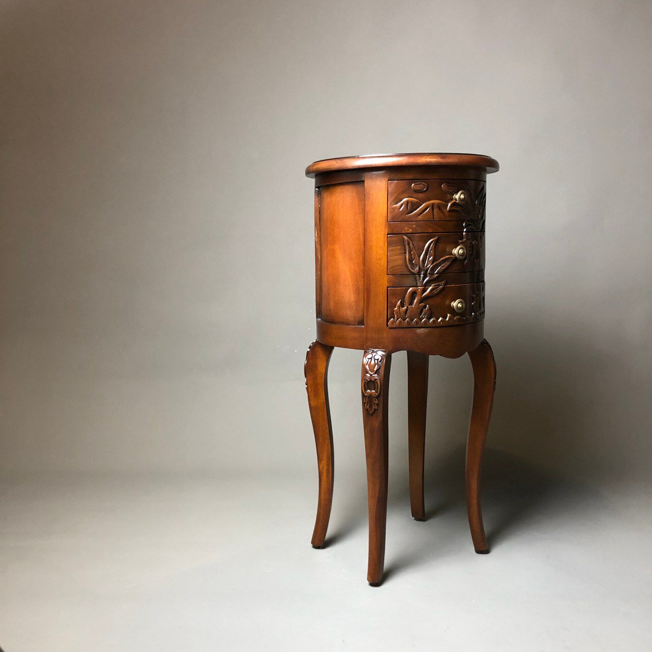 Круглая прикроватная тумба с ящиками DOMKORLEONE из красного дерева  mahogany wood   цвет орех HP  коричневый 