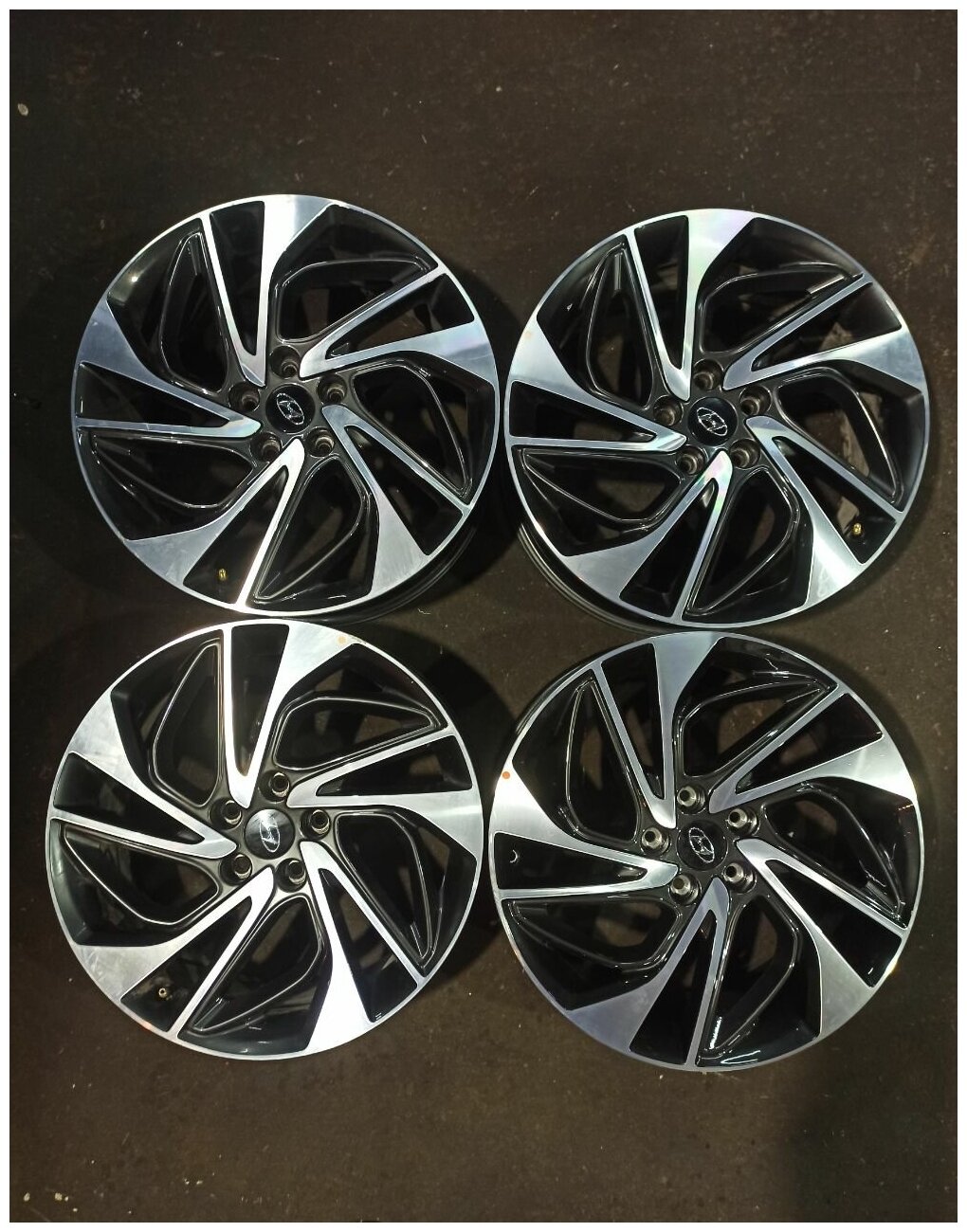 Колесные диски Hyundai 7.5xR19/5x114.3 66.1 Антрацитовый с полированной лицевой поверхностью (оригинал)