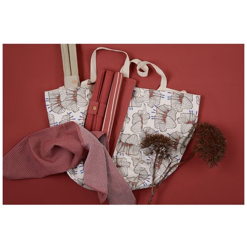 фото Пляжная сумка из хлопка молочного цвета с принтом цветы из коллекции prairie tkano