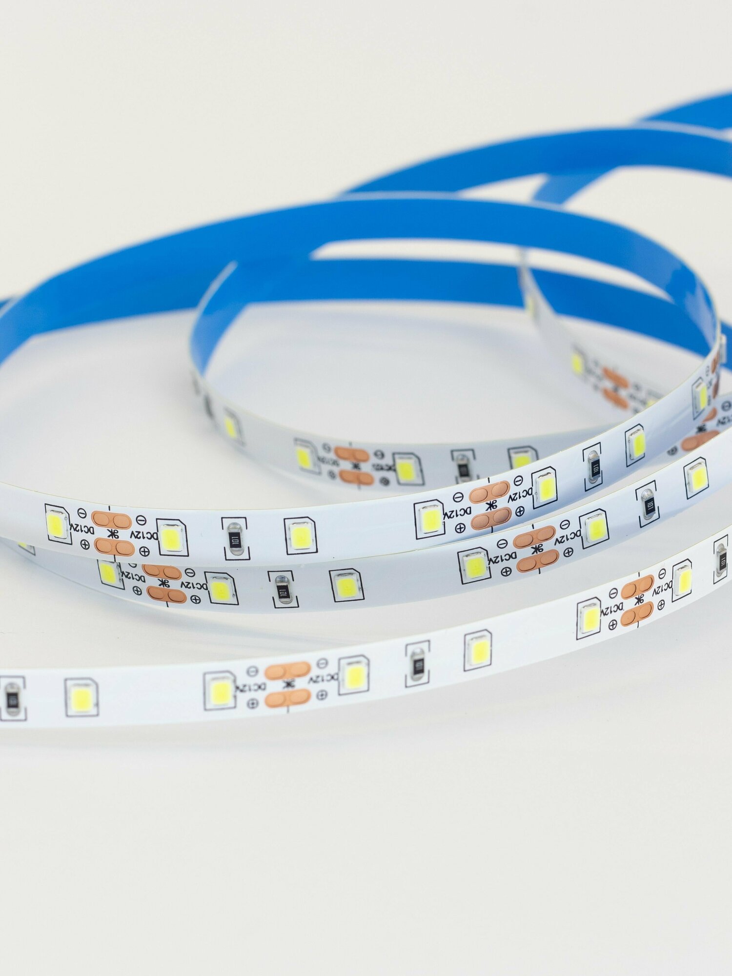 Светодиодная лента 5м 12В IP20 60 LED/m 2835 холодный белый
