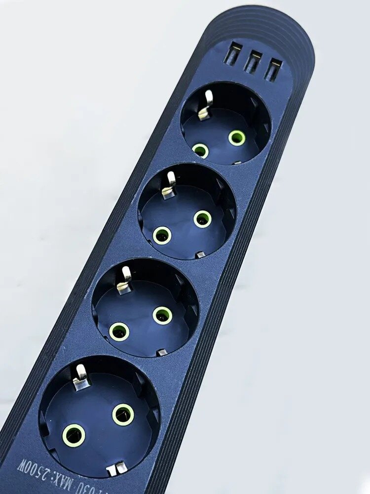 Сетевой фильтр, бытовой удлинитель с подсветкой USB-портов, длина 1.8 метра / Сетевой фильтр 1.8м. 4 розетки, 3 USB, черный - фотография № 2