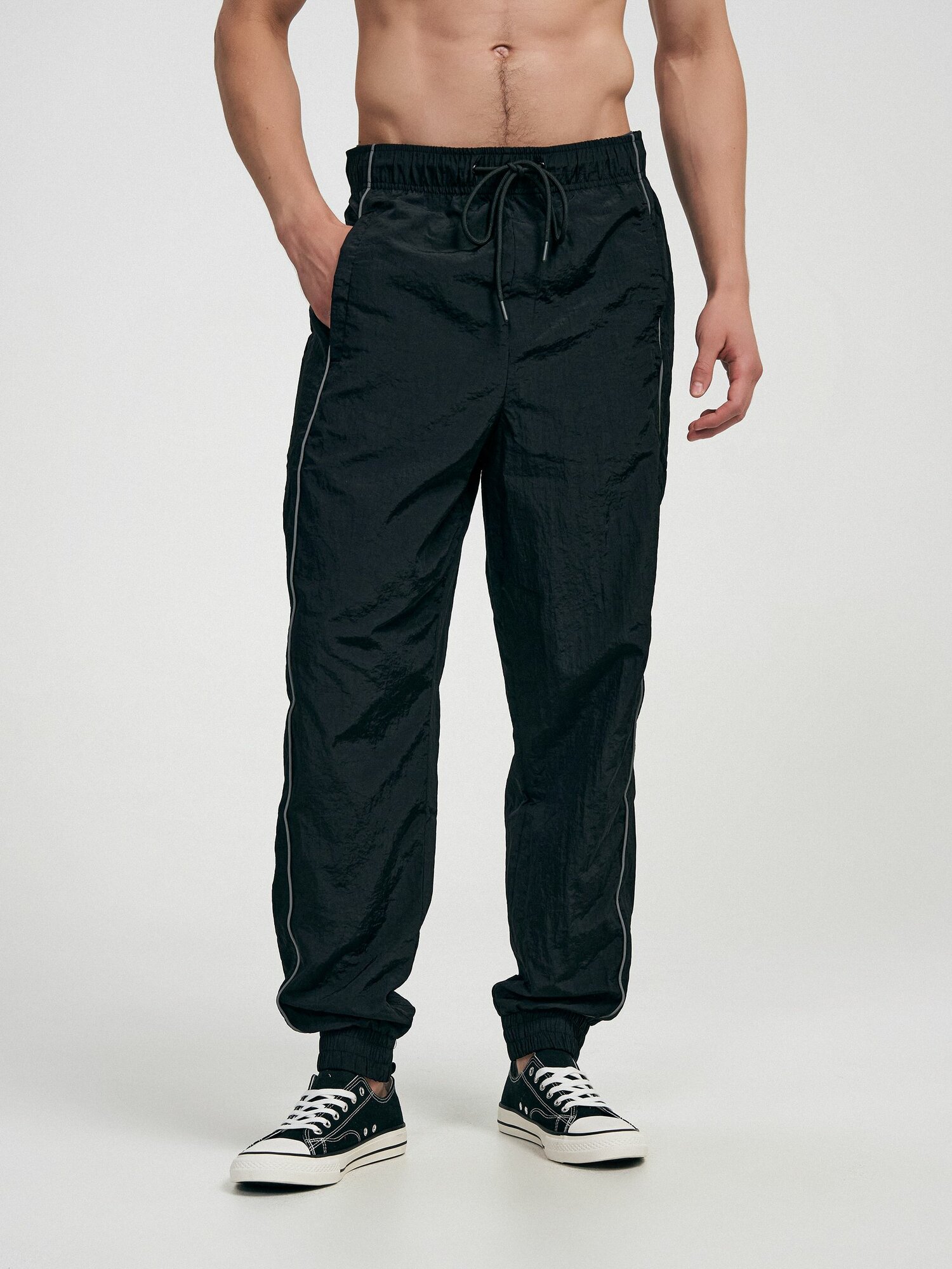 Брюки джоггеры ТВОЕ Осень-зима 2024, размер S, черный/черный — фото 1