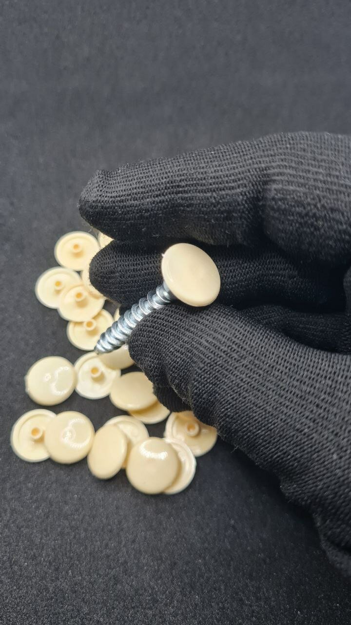 Заглушка мебельная к стяжке пластмассовая d.14мм крем №20 50 шт — фото 1