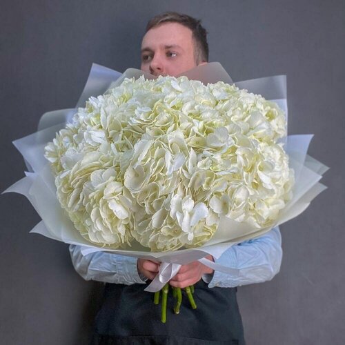 Букет живых цветов "9 белых гортензий", цветочный магазин Wow Flora