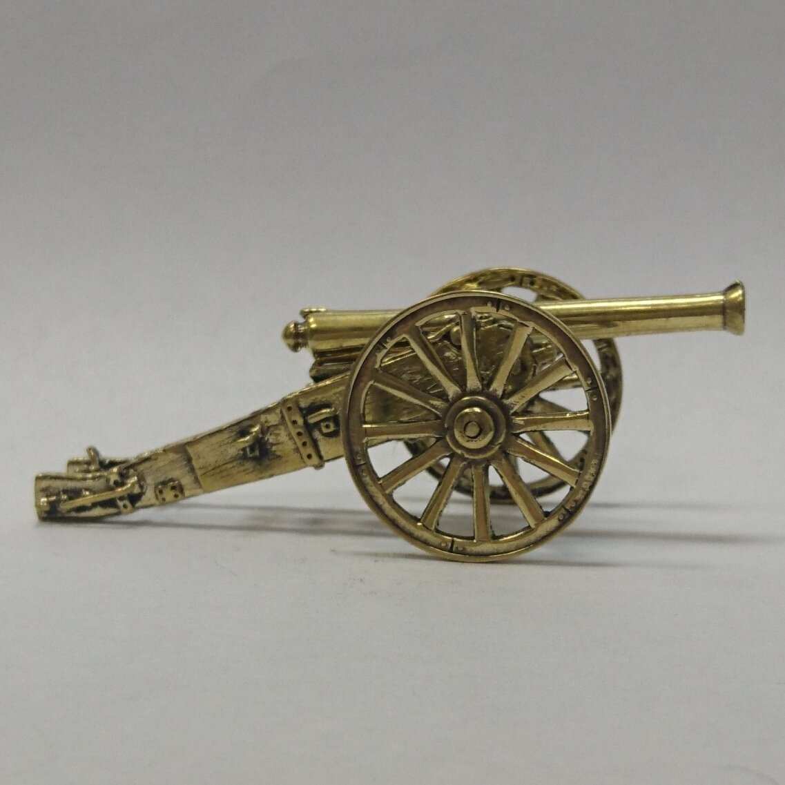 Бронзовая статуэтка 12-фунтовое полевое орудие образца 1845г на лафете (Серия Крымская война1854-1856)