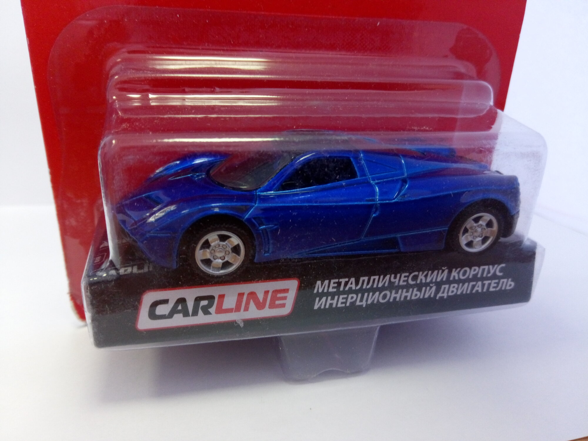 Машинка CARLINE, 1:64 металл, инерционная (белая) - фото №1