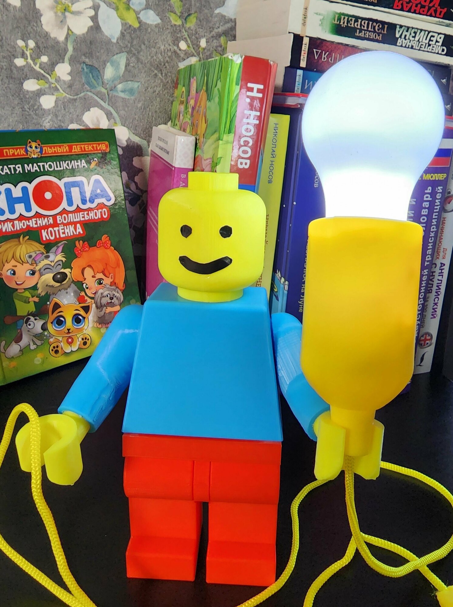 Лампа - ночник: 3 в 1 (лампа, игрушка, фонарик) в виде LEGO/Лего человечка - фотография № 8