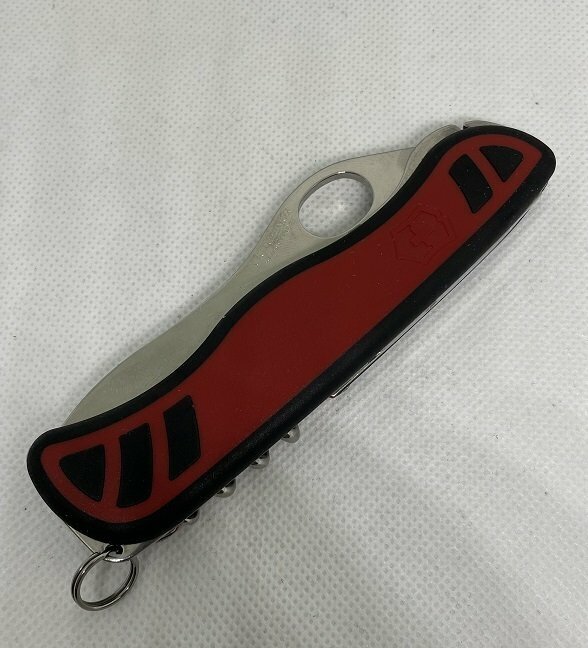 Нож перочинный Victorinox Sentinel OneHand (0.8321.MWC) 111мм 3функций красный/черный карт.коробка - фото №17