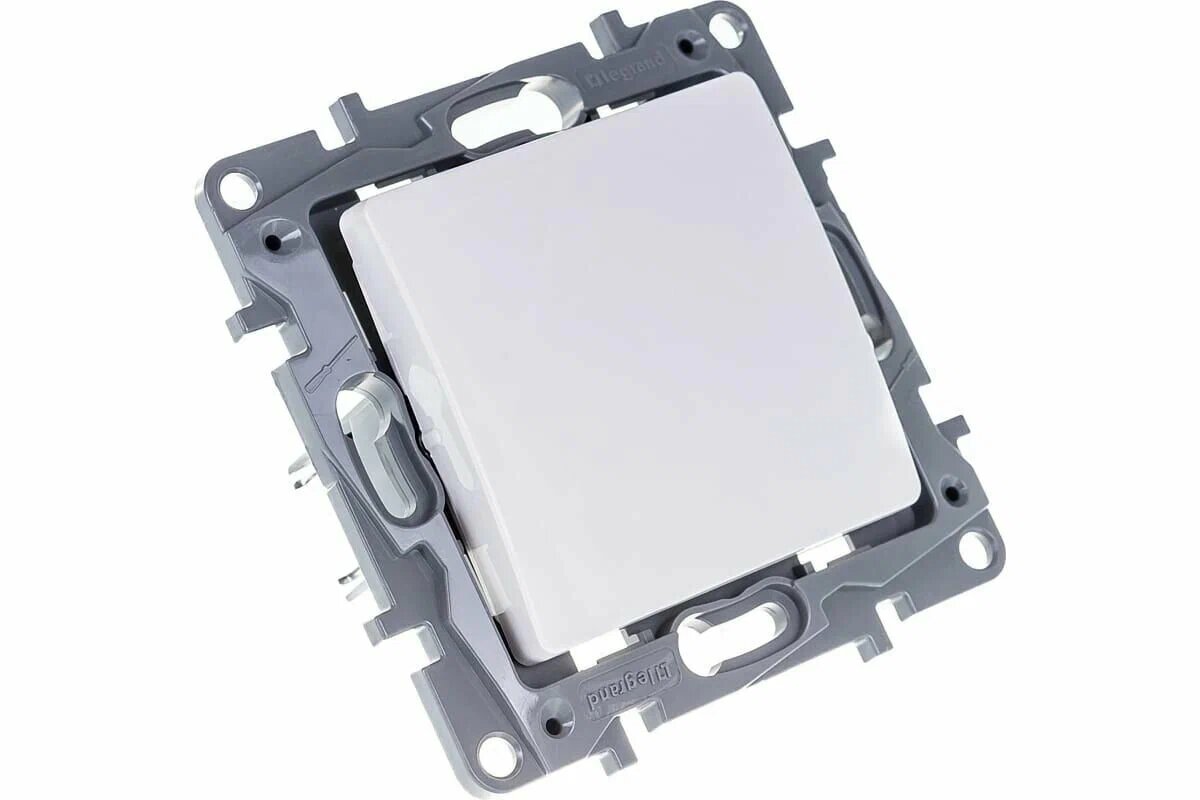 Выключатель Legrand 672201 Etika, белый, 1 полюс, IP20, скрытый монтаж, 1 шт