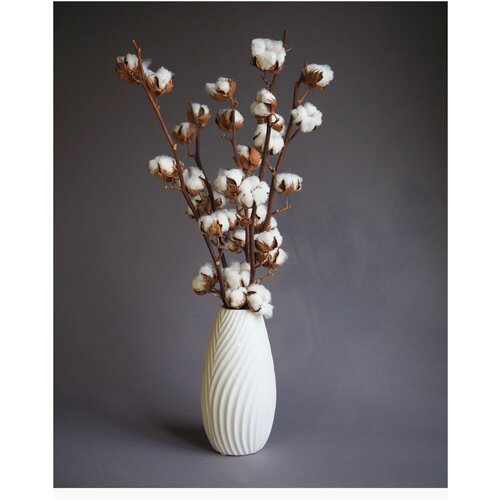 Интерьерная керамическая ваза с ветками хлопка