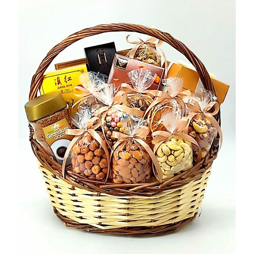 Подарочная корзина  Мужская (2340) конфеты шоколадные nesquik mini 1 кг