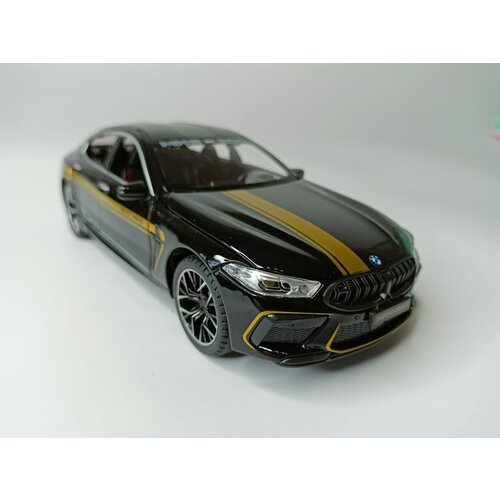 Коллекционная машинка игрушка металлическая BMW M8 для мальчиков масштабная модель 1:24 черная с полосой коллекционная машинка игрушка металлическая bmw m8 для мальчиков масштабная модель 1 24 черная