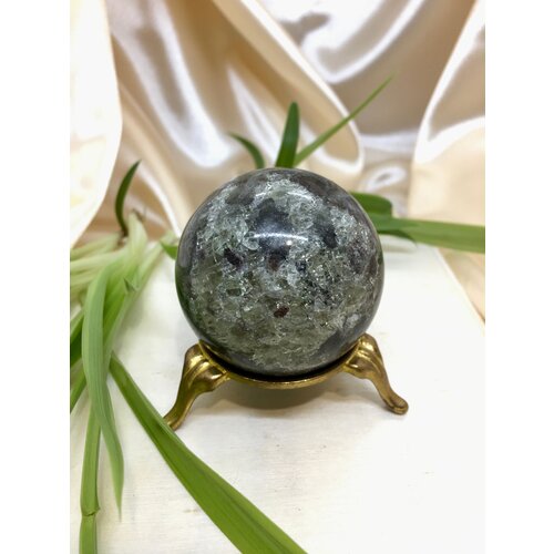 Подарок Сувенир Апатит в форме шара